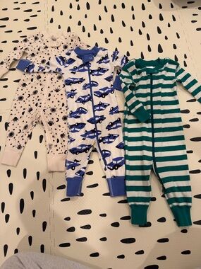 Hanna Anderson zip front PJ bundle - 6-12 months